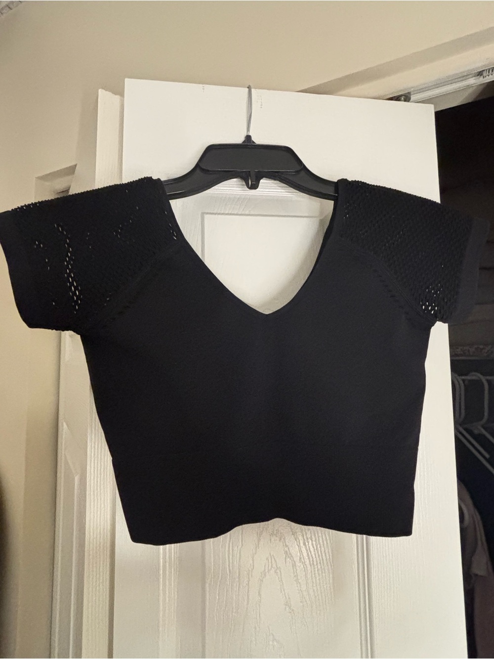 Offline-aerieBlack V-Neck Short Sleeve Knit Crop Top
